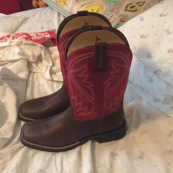 Ariat Boots - Picture 2 of 2